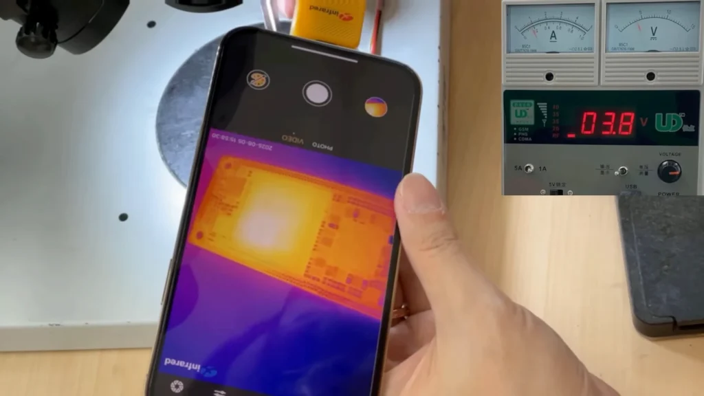 Thermal camera checking iPhone 11 CPU area during 200mA current draw